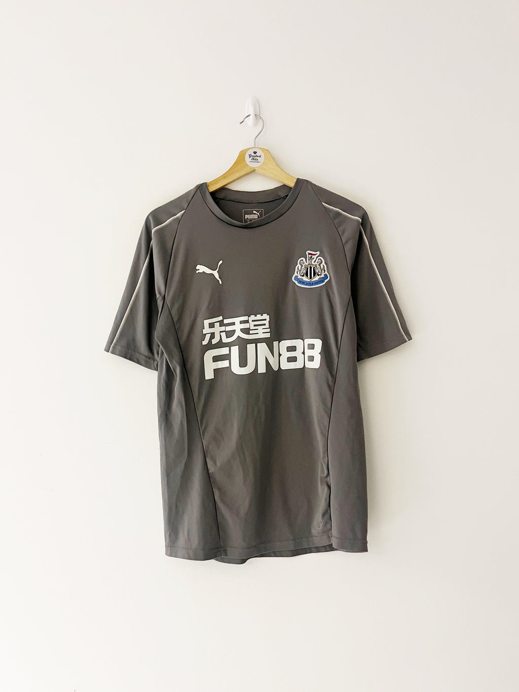 2017/18 Newcastle Training Shirt (M) 9/10
