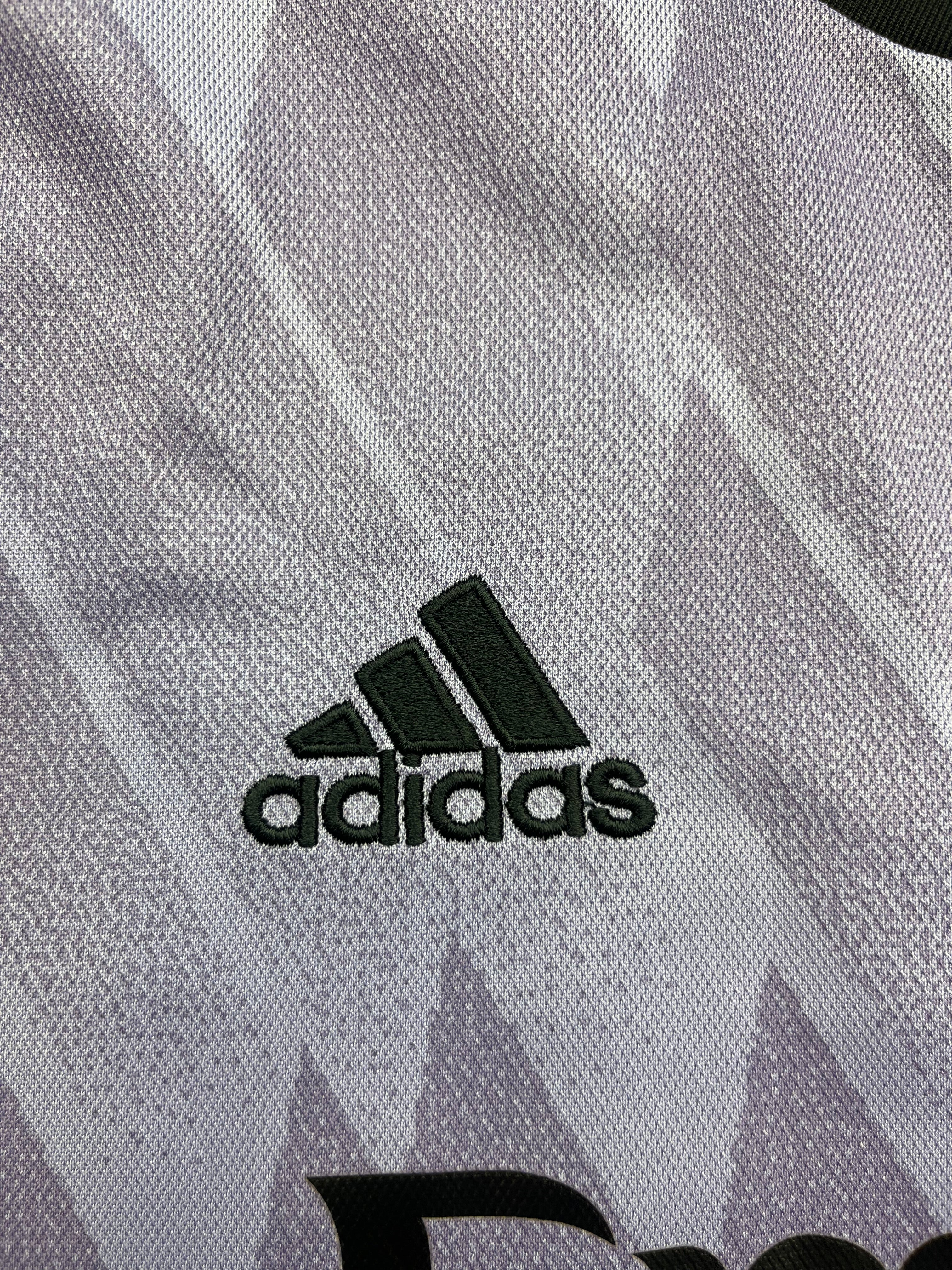 2022/23 Real Madrid Away Shirt Vini Jr. #20 (L) 9.5/10